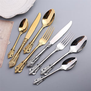 Caroline utensils in gold and silver color.
