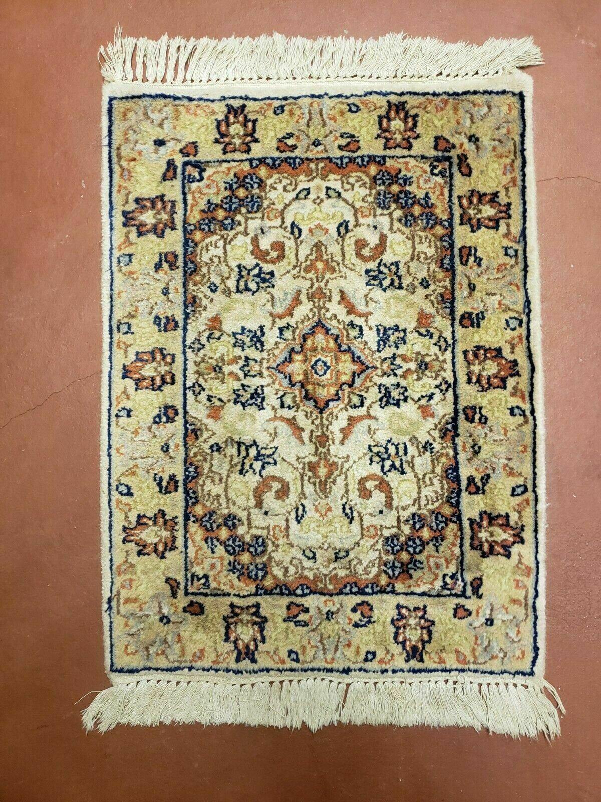 1' 8" X 2' 4" Handmade Floral Oriental Wool Rug Carpet Ivory