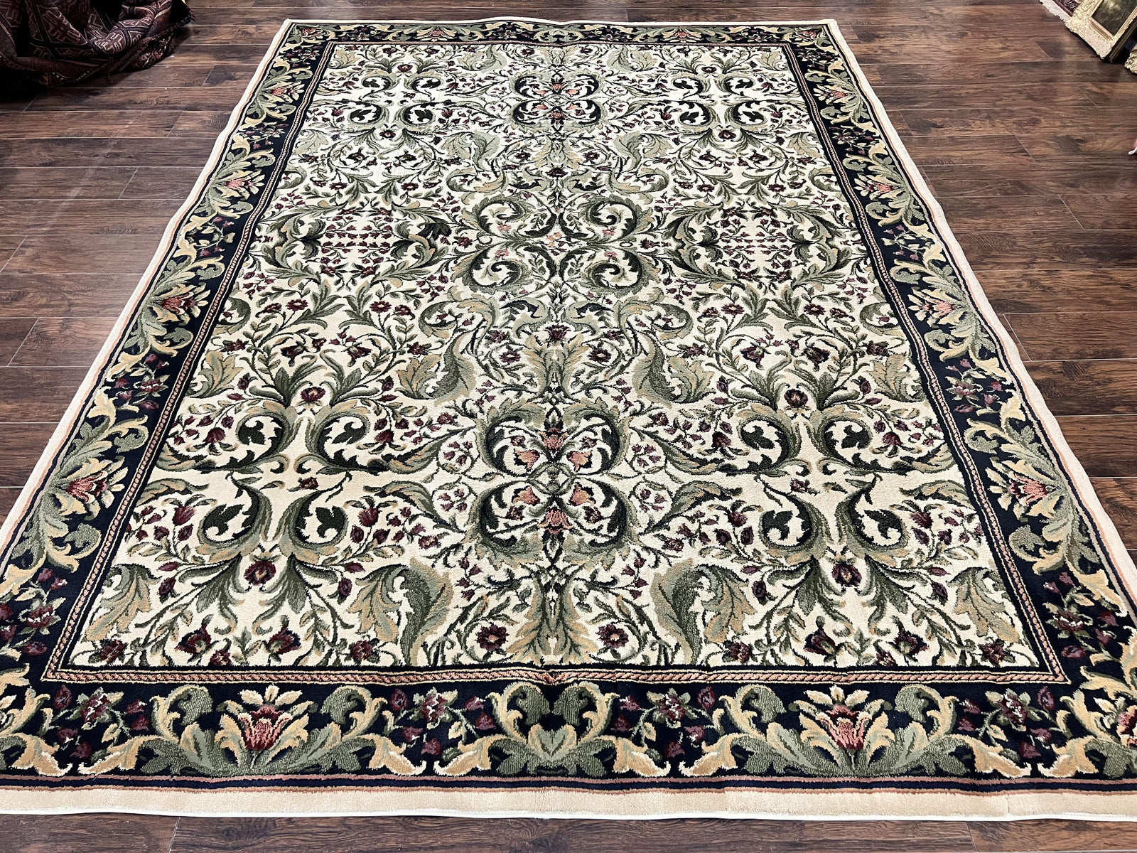 Oriental Rug 8x11, Floral Pattern, Ivory and Black
