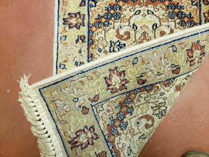 1' 8" X 2' 4" Handmade Floral Oriental Wool Rug Carpet Ivory