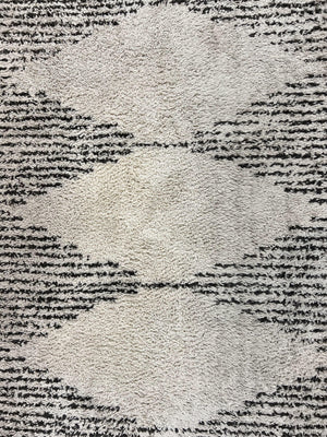 Shag Rug 5x8, Off White and Black Modern Contemporary Shag Area Rug, Moroccan Style Rug 5 x 8 ft, Medium Sized Rug, nuLoom Rug