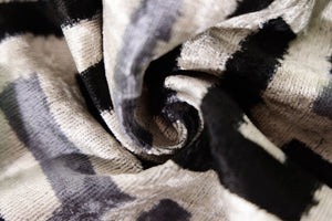 Hand-Knotted Geometric Maze Silk Velvet Pillow - 20x20 Black & Silver