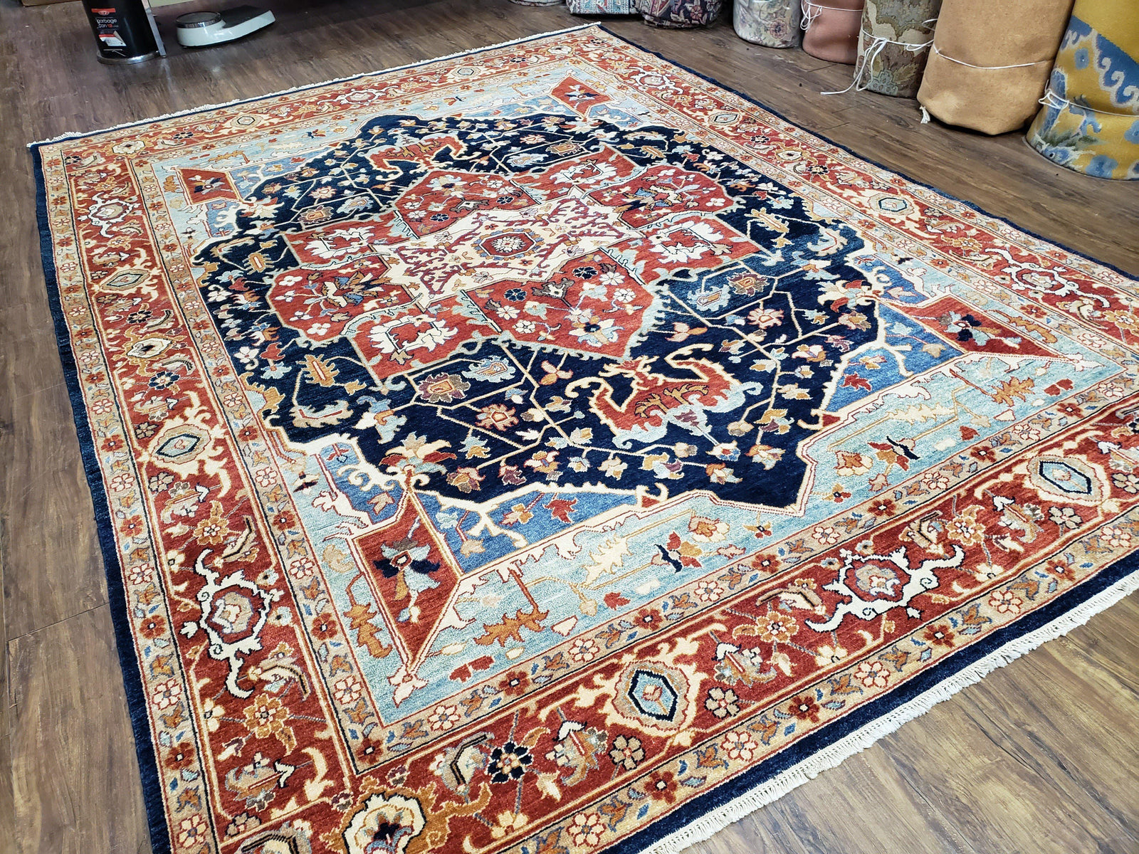 Safavieh Samarkand Heriz Rug 8x9 ft, Colorful Serapi Room Sized Hand-Knotted Wool Carpet, Tribal Rug, Vintage Oriental Rug, Navy Blue & Red