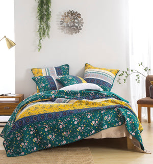 DaDa Bedding Gardenia Green Floral Patchwork Quilt Set