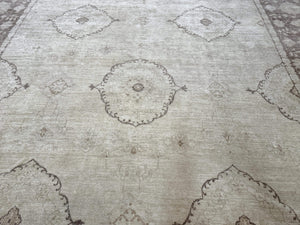 Modern Pakistani Peshawar Rug 10x13, Neutral Colors, Vintage Rug for Modern Home