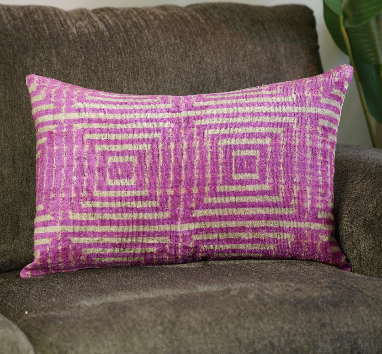 Canvello Decorative Pink Velvet Cushions | 16 x 24 in (40 x 60 cm)