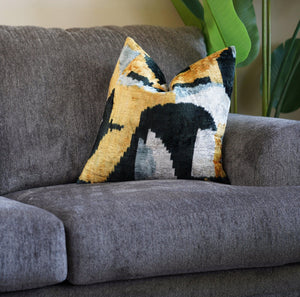 Canvello Handmade Black And Gold Throw Pillows | 18x18