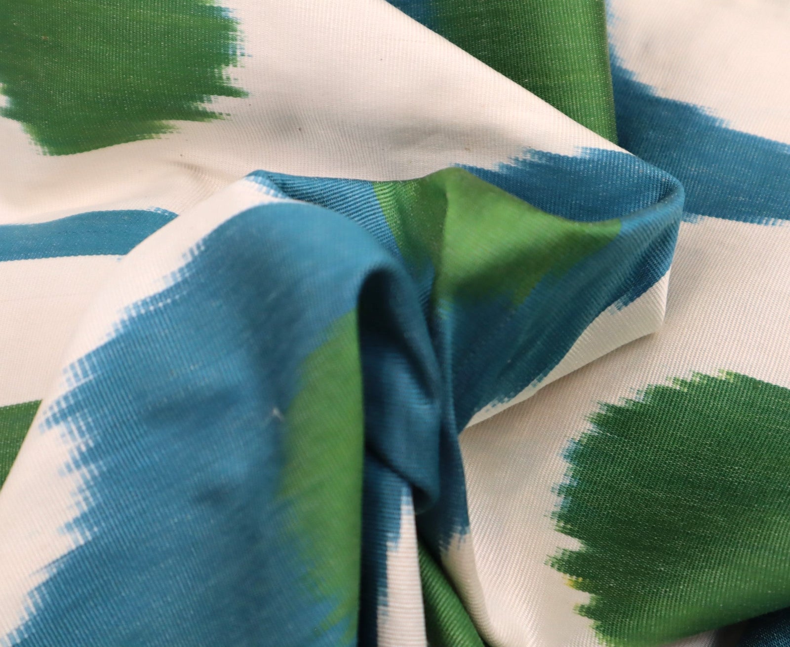 Canvello Handmade Silk Decorative Throw Pillow with Down Filled Insert