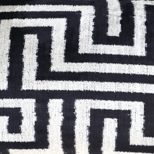 Canvello Luxury Decorative Black White Throw Pillow | 16 x 24 in (40 x 60 cm)