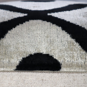 Canvello Luxury Decorative Black White Throw Pillow | 16 x 24 in (40 x 60 cm)