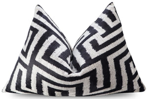 Canvello Luxury Decorative Black White Throw Pillow | 16 x 24 in (40 x 60 cm)