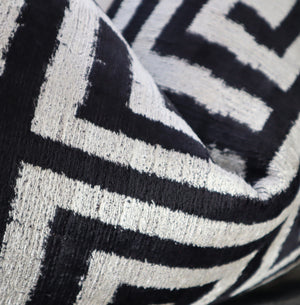 Canvello Luxury Decorative Black White Throw Pillow | 16 x 24 in (40 x 60 cm)