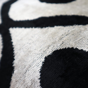 Canvello Luxury Decorative Black White Throw Pillow | 16 x 24 in (40 x 60 cm)