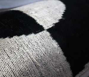 Canvello Luxury Decorative Black White Throw Pillow | 16 x 24 in (40 x 60 cm)