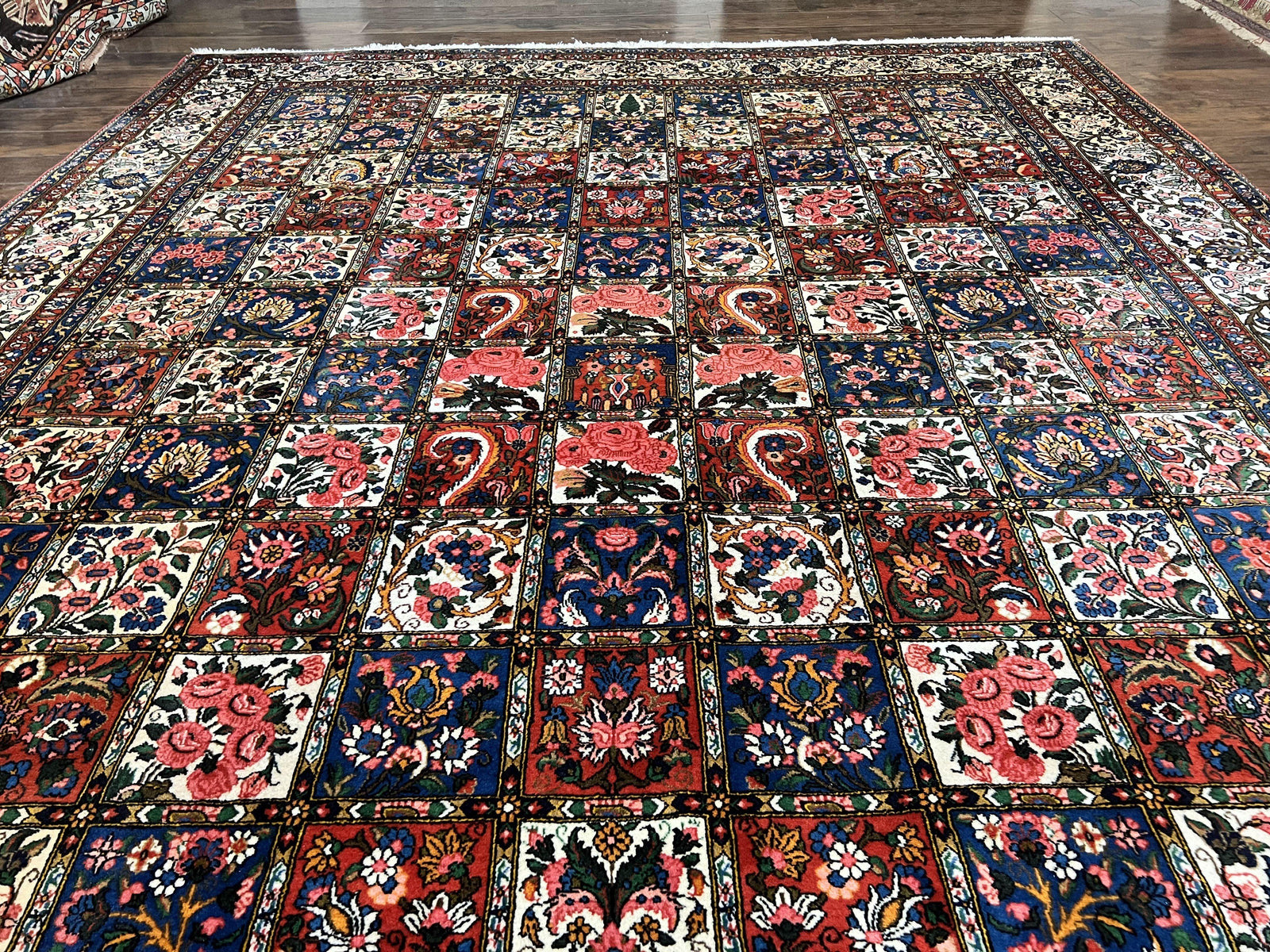 Persian Bakhtiari Rug 10x14, Multicolor Khesti Panel Design