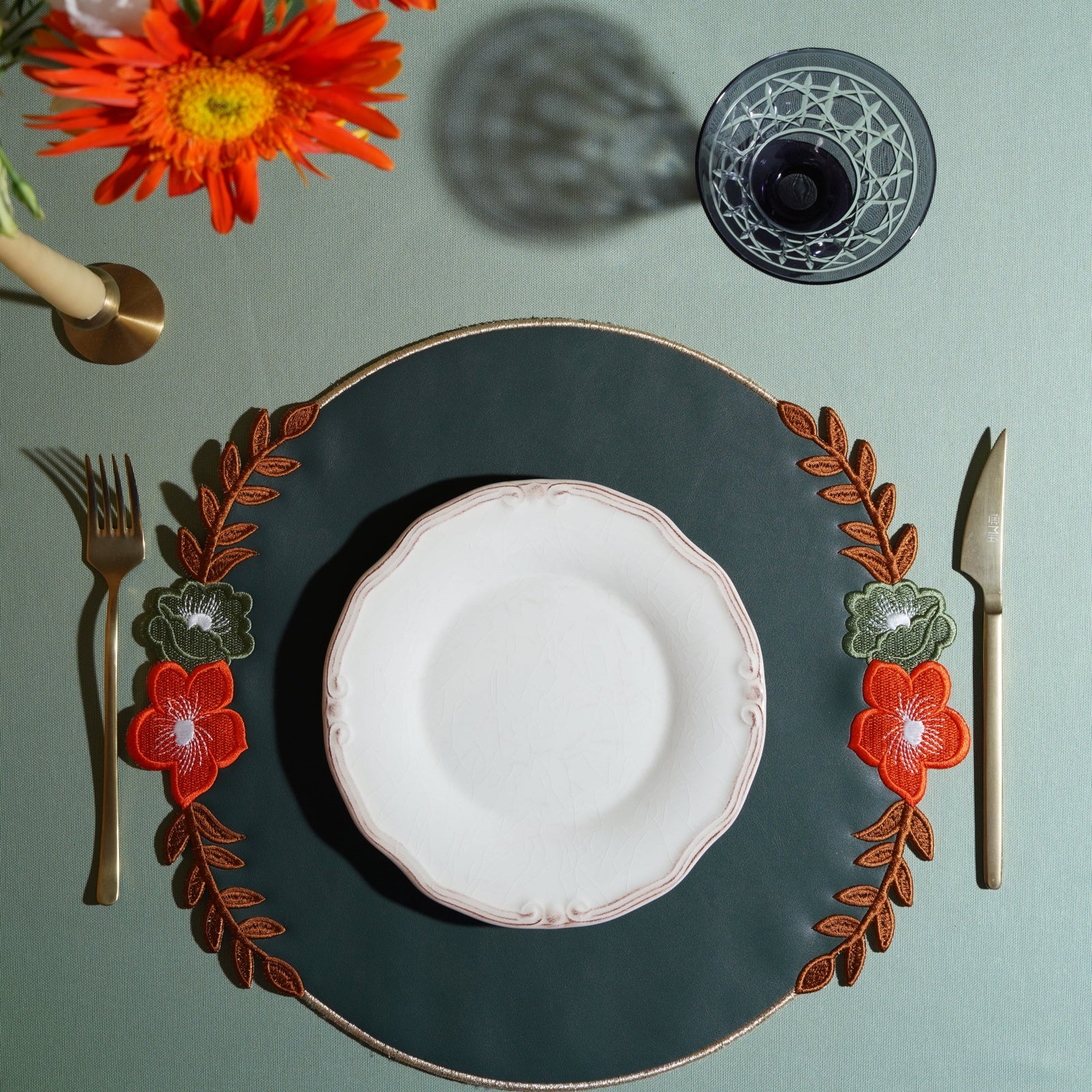 JASMINE DARK GREEN ROUND FAUX LEATHER PLACEMAT (Set Of 4) - Set of 4
