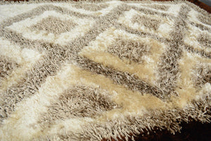 DaDa Bedding Shaggy Soft Viscose Champagne Brown Geometric Diamond Large Area Carpet Rug