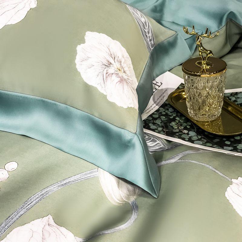 Green Nature Duvet Cover Set with floral prints made of Egyptian Cotton.