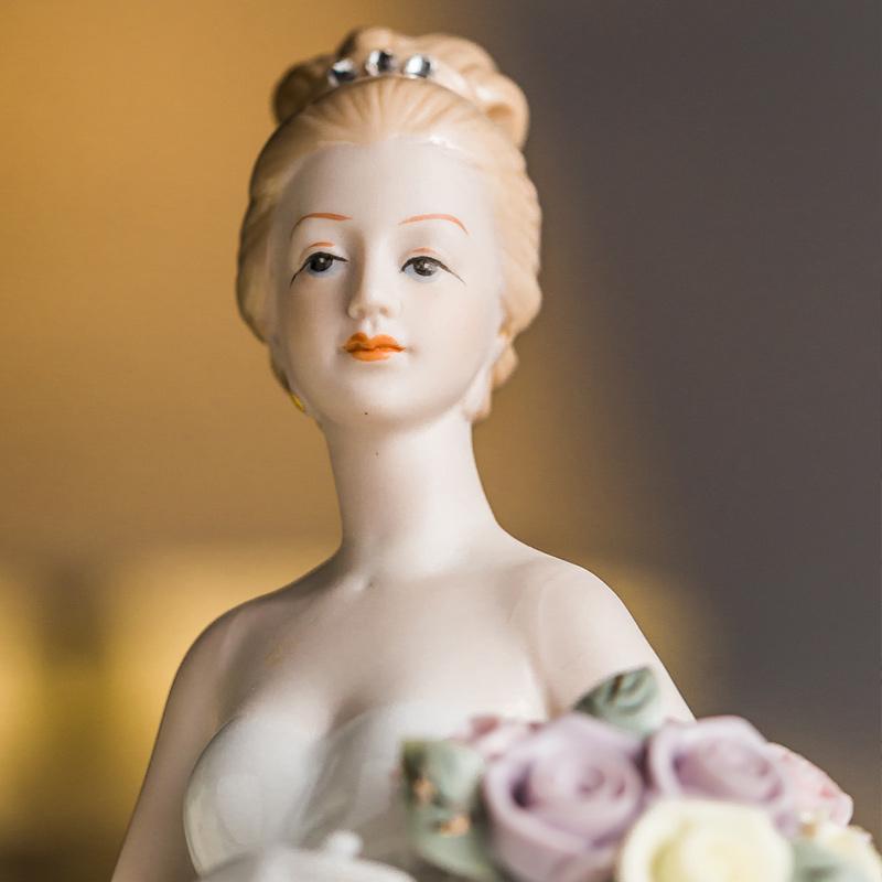 European Style Wedding Girl Statue.