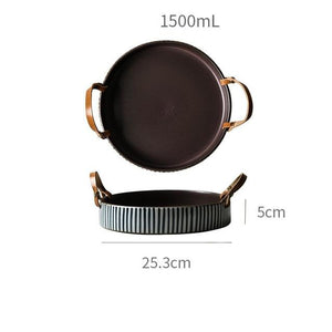 Dimensions of the large size ceramic plate with leather handle.