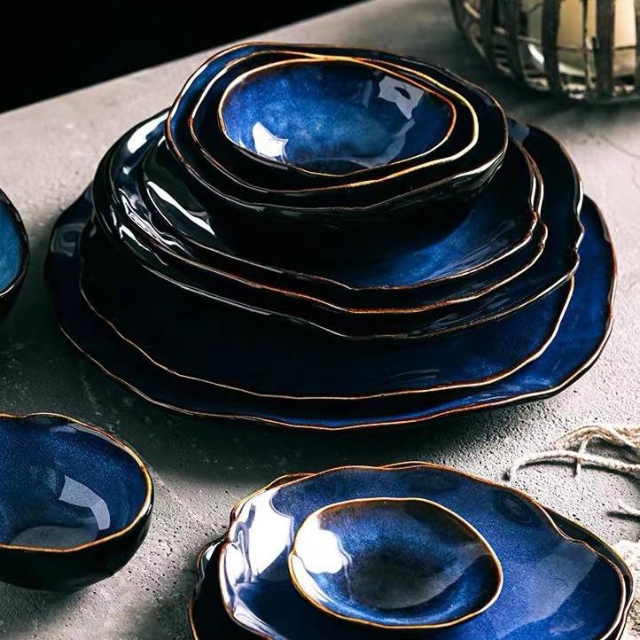 18 Pieces of Glazed Blue European Porcelain Dinnerware Set from Home And Tower.