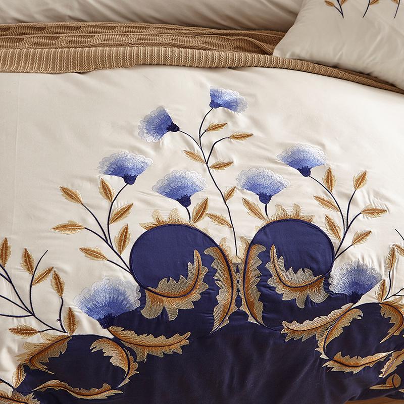 Blue Tail Luxury Duvet Cover Set (60S Egyptian Cotton). White and Blue Luxury Bed Sheets. Flat Bed Sheet and Pillowcases included in the bedding set.