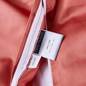 White zipper used in Evelyn duvet cover set.